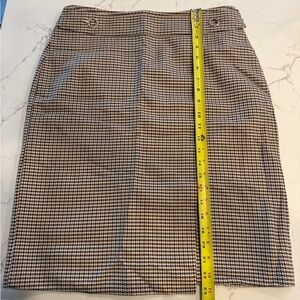 H & M maroon, black, and tan printed pencil skirt.